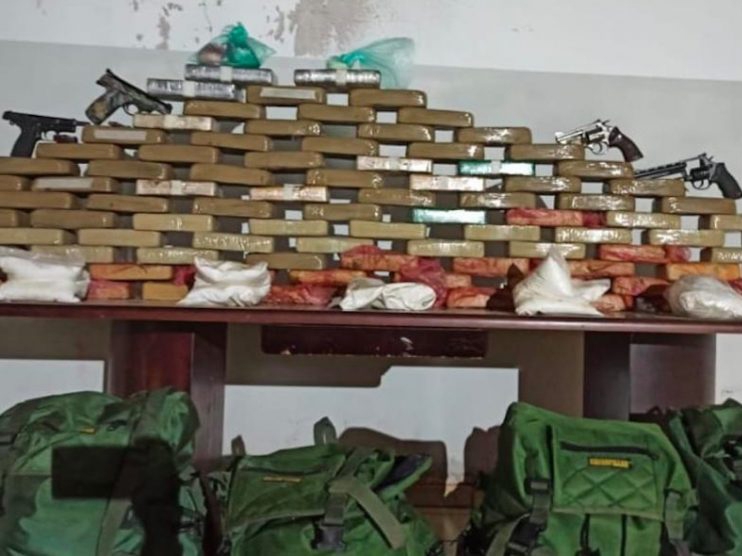 Traficantes morrem em tiroteio com policiais em C�ceres (MT); drogas e armas foram apreendidas