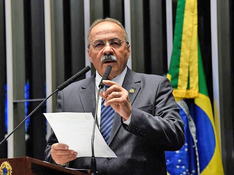 Flagrado com dinheiro na cueca, senador Chico Rodrigues amplia licen�a de 90 para 121 dias