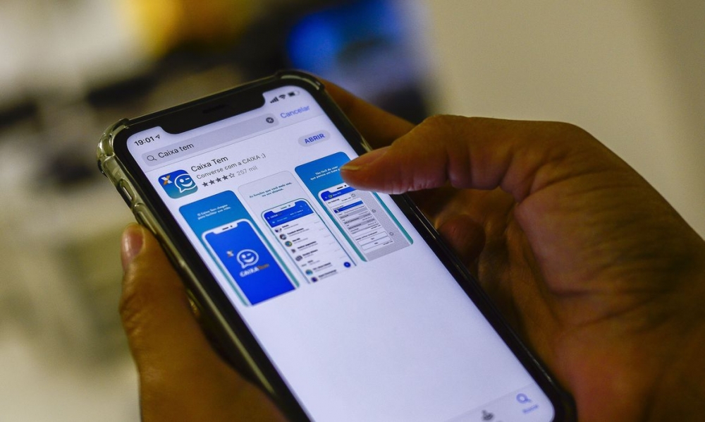 Caixa atinge 100 milh�es de poupan�as sociais digitais