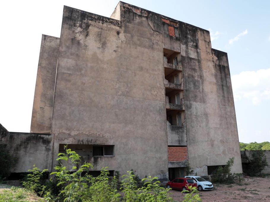 Governador assina ordem de servi�o para retomada de obra do Hospital Central