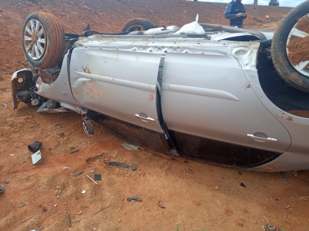 Beb� e av� morrem em colis�o frontal em Ipiranga do Norte