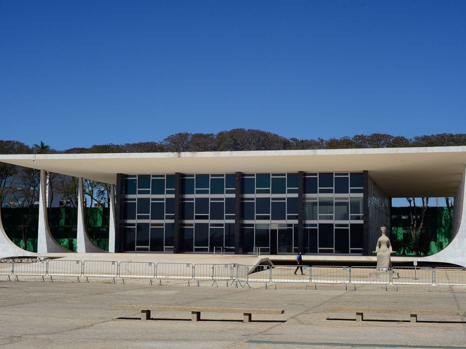 STF vota pela inconstitucionalidade da reelei��o de Maia e Alcolumbre 