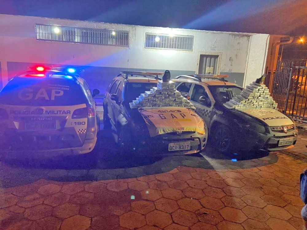 PM apreende mais de 330 kg de drogas; cerca de R$ 5,3 milh�es de preju�zo ao tr�fico  