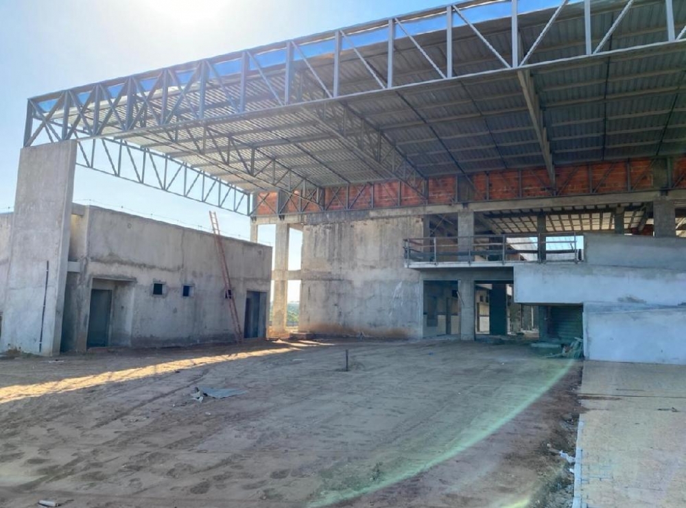 Obras paralisadas de Escolas T�cnicas de Juara, Matup� e Sorriso ser�o retomadas at� abril do pr�ximo ano, diz secret�rio.