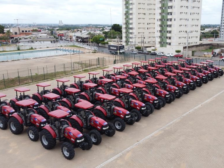 Governo entrega maquin�rios, equipamentos e itens para uso na agricultura familiar 