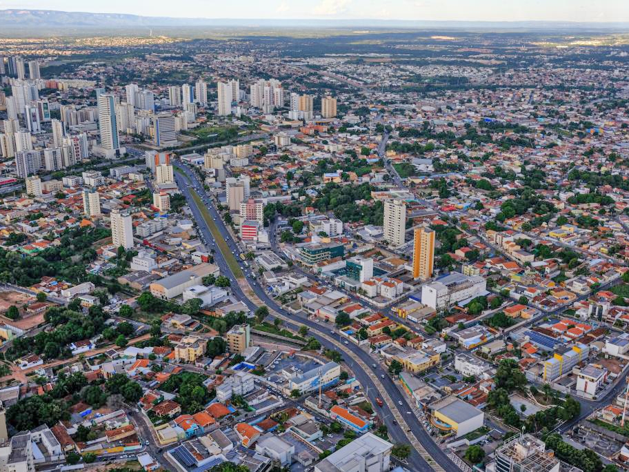 Estudo conclui que VLT � ?insustent�vel? e governador pede substitui��o por BRT
