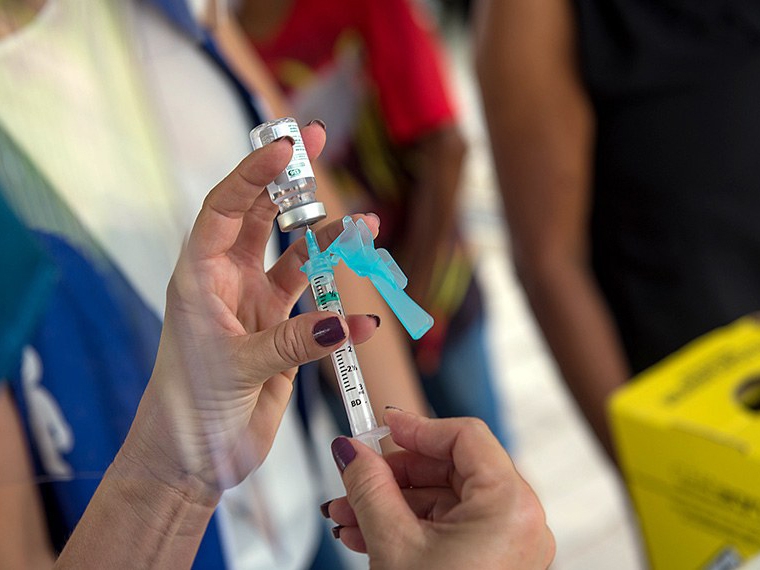 MP libera compra de vacinas sem aprova��o pela Anvisa e sem licita��o 