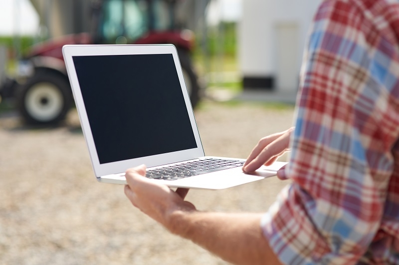 Carlos C�sar Floriano explica nova digitaliza��o de servi�os ao produtor rural