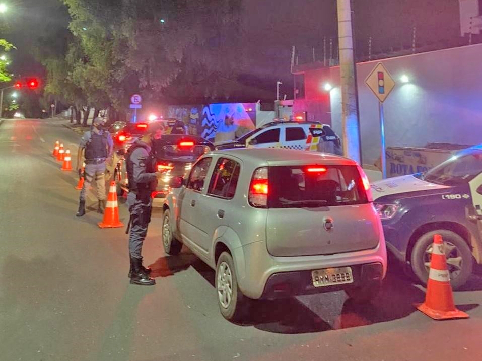 Opera��o da PM atua nos 141 munic�pios de MT para conter aglomera��es