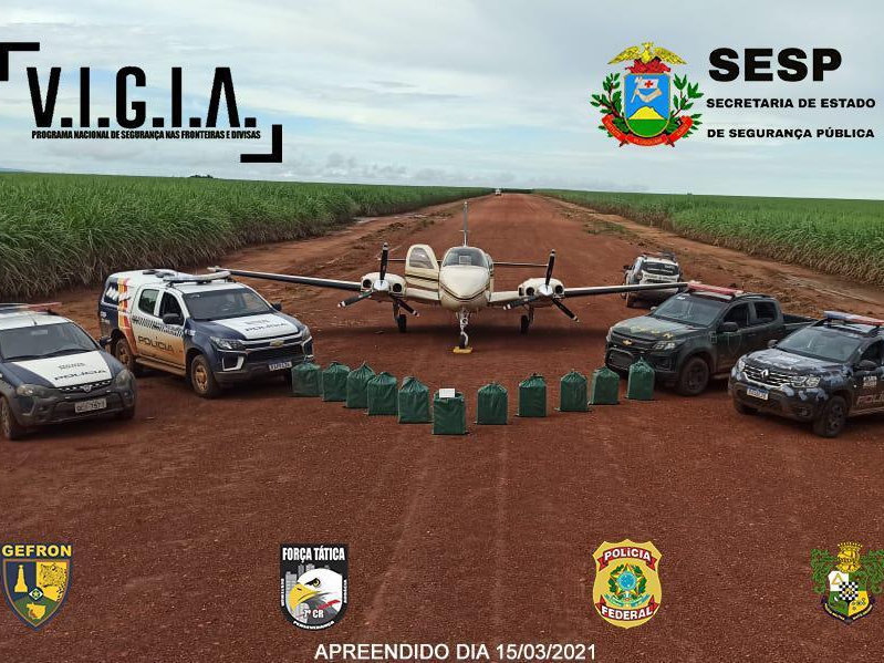 For�as de seguran�a apreendem 450 kg de droga e aeronave utilizada para tr�fico
