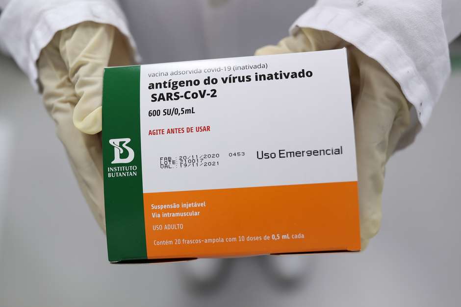 Coronavac � eficaz contra variante de Manaus, indica estudo