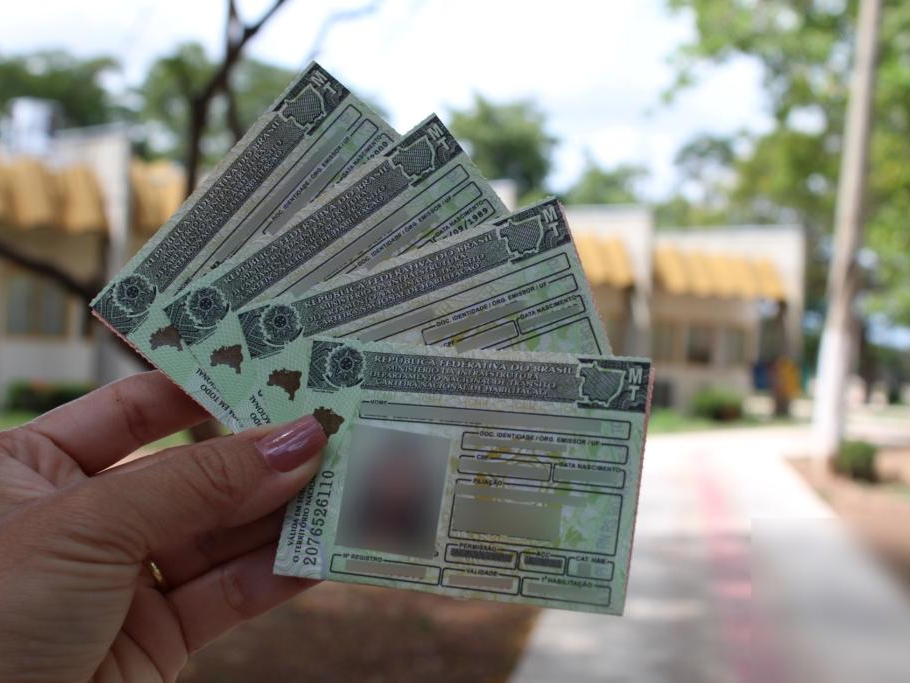 Nova lei de tr�nsito: Carteira de Habilita��o passa a ter validade de at� 10 anos 