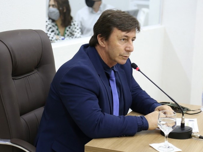 Vereador de Sinop concede mo��o de aplauso para cantor Eduardo Costa