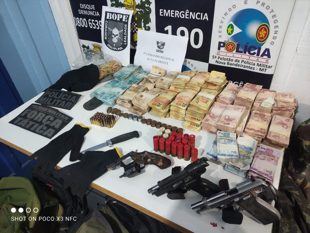 Quatro suspeitos de assalto a duas ag�ncias em MT morrem em confronto com o Bope e R$ 164 mil s�o recuperados