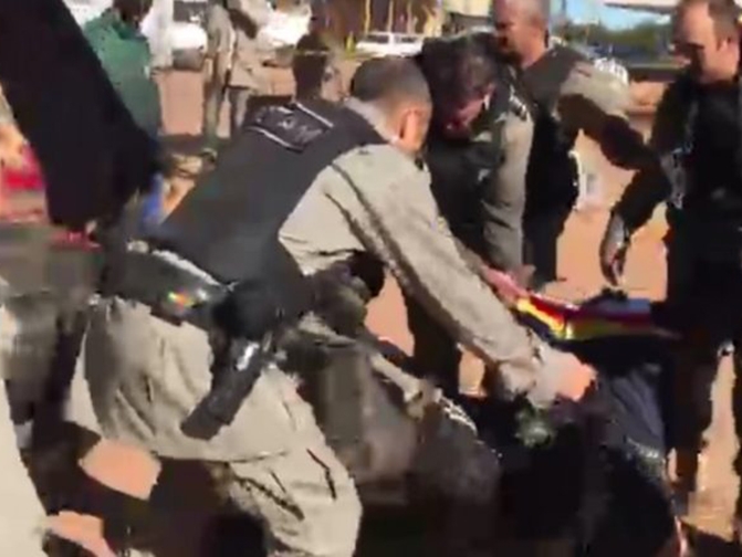 Pol�cia disparou 125 tiros em confronto que matou L�zaro Barbosa