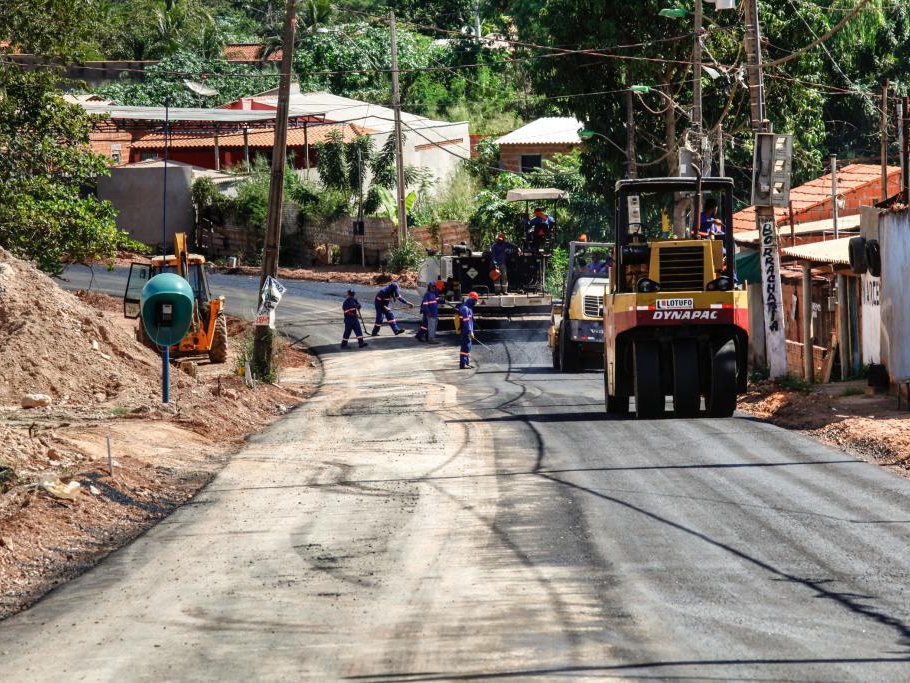 Governo de MT disponibiliza aporte financeiro para pavimenta��o urbana dos munic�pios