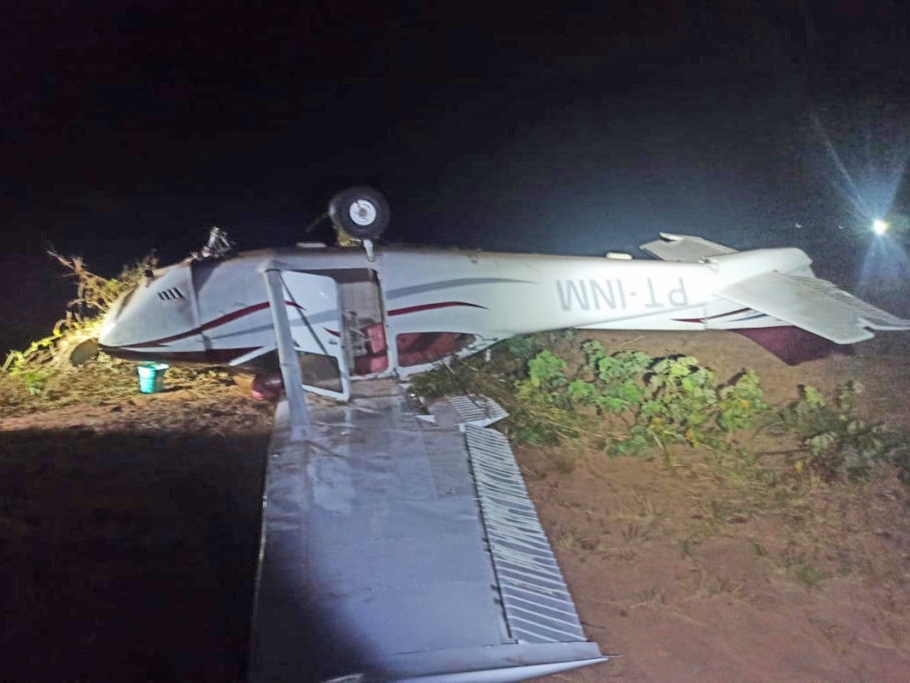 Ca�a da FAB intercepta e derruba aeronave no norte do Mato Grosso