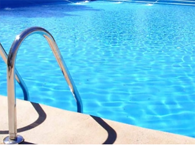 �rvore cai em piscina e mata crian�a durante vendaval em V�rzea Grande