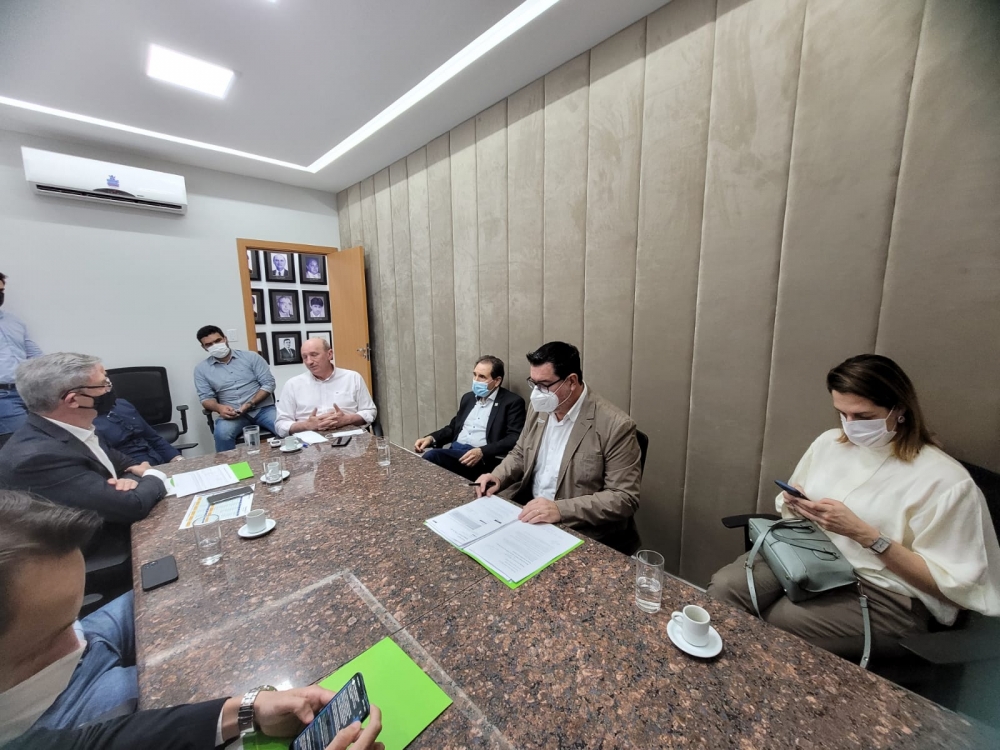 Neri Geller emplaca emenda que aumenta participa��o das cooperativas no FCO e FNO