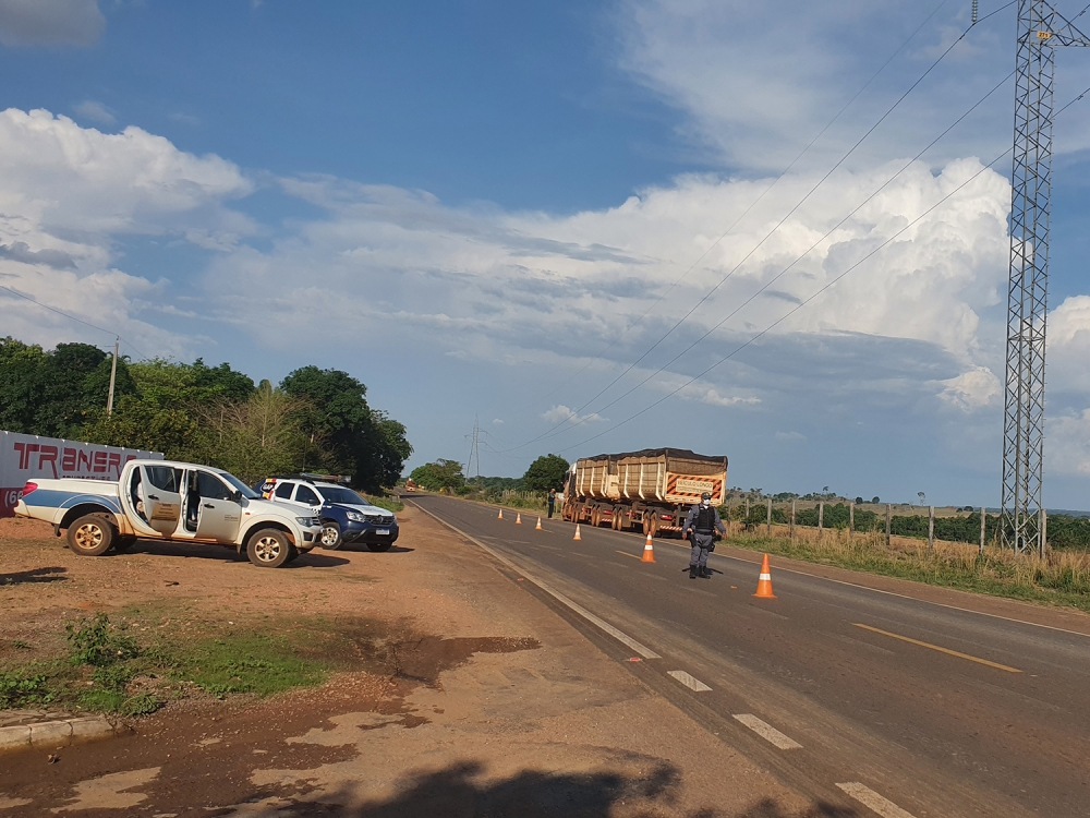 Indea realiza barreiras volantes em Juara para fiscalizar soja