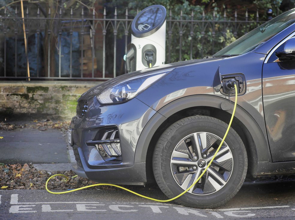 Postos de abastecimento de carros el�tricos s�o instalados na BR-163 em MT 