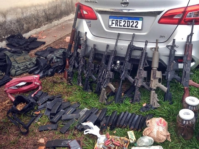 Suspeitos de roubos a bancos s�o mortos durante troca de tiros com PM, PRF e Bope em Varginha, MG