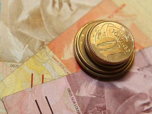 Taxa b�sica de juros sobe 1,5 ponto percentual e termina ano a 9,25%