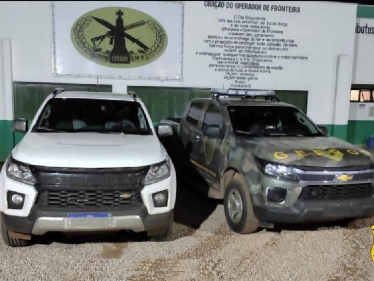 Gefron recupera duas caminhonetes roubadas que seriam levadas para a Bol�via