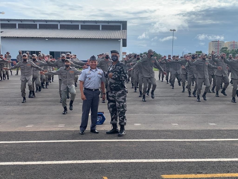 Pol�cia Comunit�ria de Mato Grosso ministra treinamento de novos policiais do Acre 