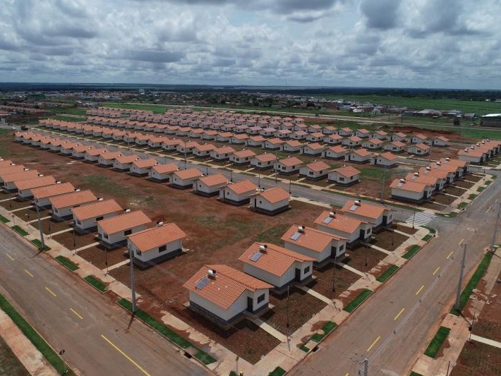 Governador vai a Lucas do Rio Verde entregar 350 casas e assinar conv�nio para constru��o de 1,5 mil apartamentos 