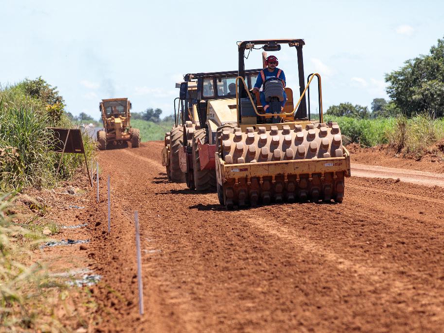 Governo lan�a quatro licita��es para investir R$ 155 milh�es em obras no interior do Estado