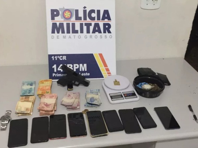 Suspeito de roubo � morto em confronto com a pol�cia e outros dois homens s�o presos em Poxor�u MT