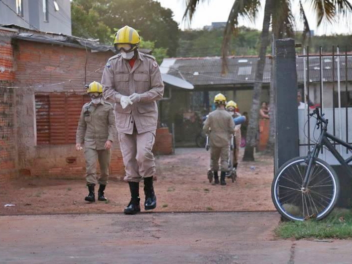 Seis pessoas s�o esfaqueadas em resid�ncia no bairro Jardim I em Nova Mutum/MT