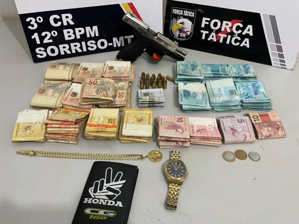 Dois s�o detidos com arma de fogo e R$ 37 mil provenientes do tr�fico de drogas em Sorriso