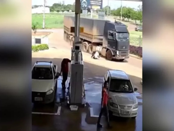 Motorista com as m�os amarradas pula de caminh�o em movimento para escapar de sequestradores em Sinop