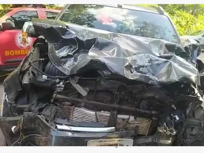 Acidente na estrada de Chapada dos Guimar�es (MT) mata 4 pessoas 