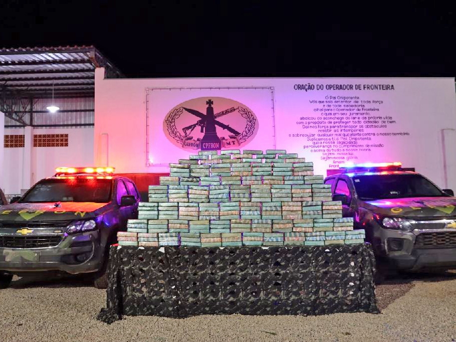 Gefron apreende 202 kg de coca�na em Porto Esperidi�o 