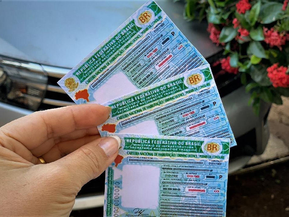 Motoristas com CNH vencida entre janeiro e junho de 2021 devem renovar o documento at� dia 31 de julho 