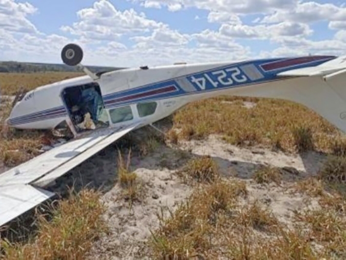 Avi�o de pequeno porte cai em fazenda de MT e piloto fica ferido 