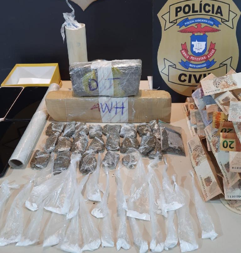 Pol�cia Civil cumpre mandado de busca e apreende drogas e dinheiro em Tangar� da Serra