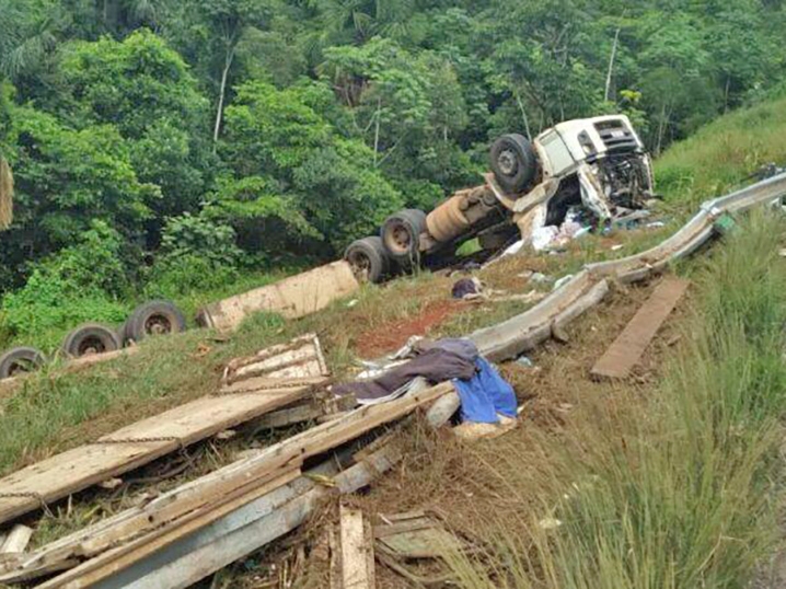 Casal do Rio Grande do Sul morre e crian�a de 10 anos fica em estado grave ap�s acidente na BR-163