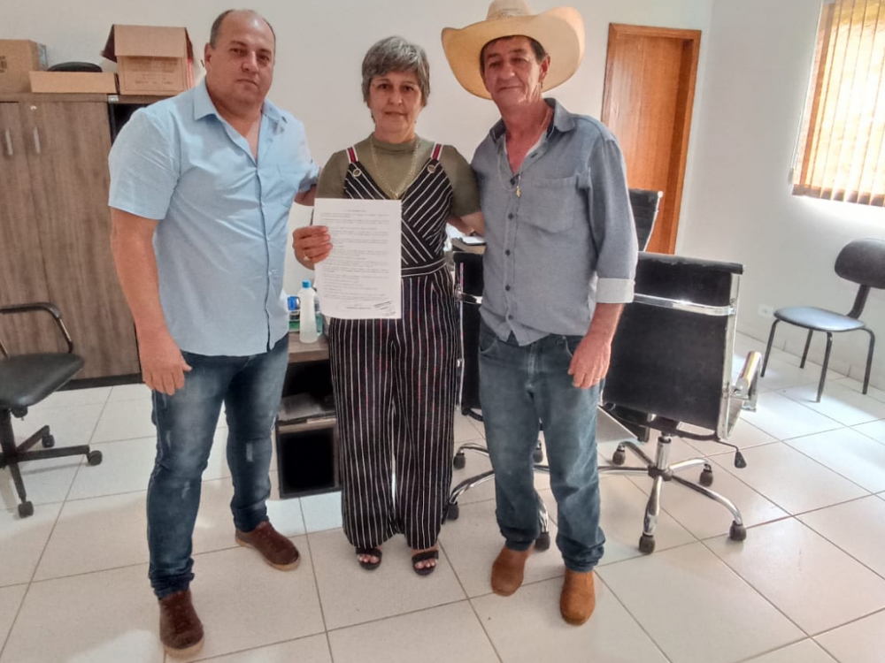 Prefeita de Carlinda entrega carta ren�ncia aos vereadores por n�o aceitar vit�ria de Lula