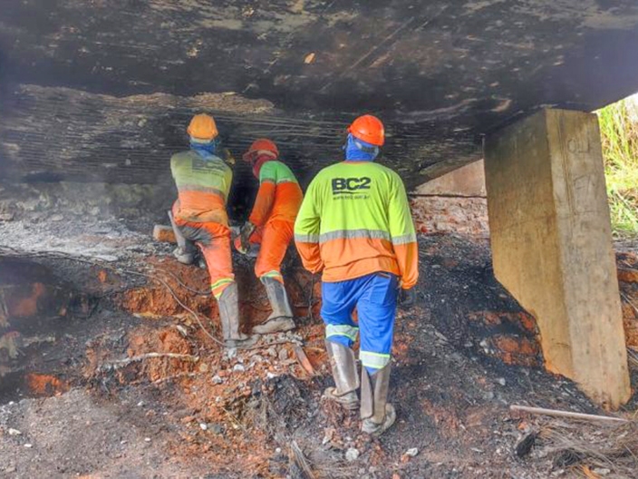 Concession�ria Rota Oeste faz reparo na Ponte do Rio Verde na Br 163, tr�nsito continua com restri��o