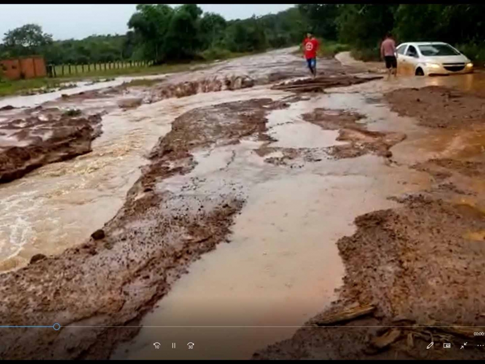 Chuva traz atoleiros e alagamentos em Mato Grosso. Energisa faz mutir�o em regi�es mais impactadas  