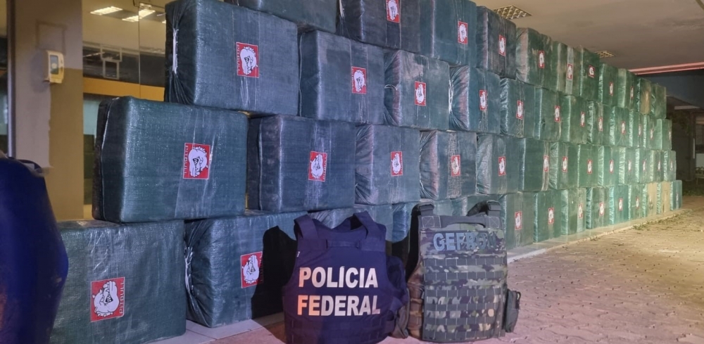 For�as integradas apreendem 2,2 toneladas de cloridrato de coca�na em Sinop e Pocon�
