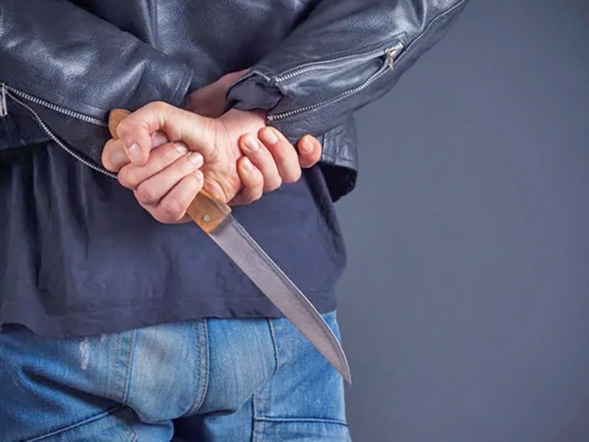 Homem corta pesco�o da ex-companheira ap�s ataque de ci�mes em Vila Rica MT