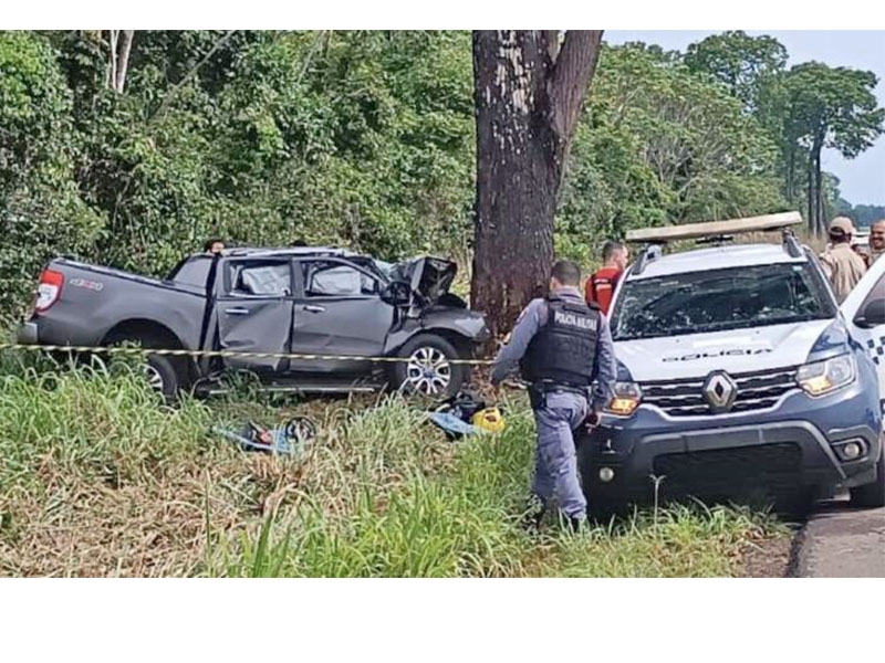 Homens morrem ap�s Ford Ranger colidir com �rvore