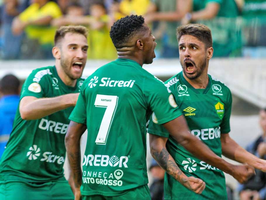 Sicredi e Cuiab� Esporte Clube retomam parceria