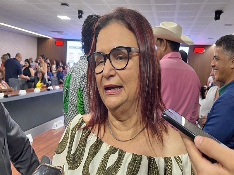 Ex-deputada Rosa Neide paga R$ 14 mil para n�o se tornar r� em a��o penal Chefe da Seduc na gest�o Silval Barbosa, 