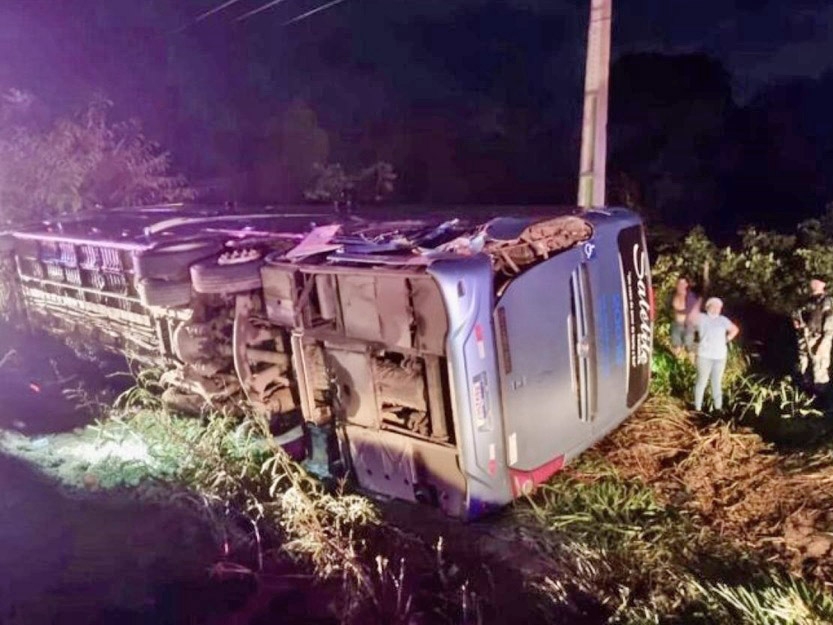 Duas crian�as morrem em consequ�ncias em acidente na BR 158, em �gua Boa - MT